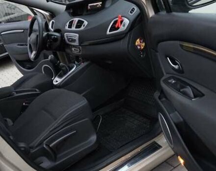 Бежевый Рено Гранд Сценик, объемом двигателя 1.4 л и пробегом 216 тыс. км за 5900 $, фото 25 на Automoto.ua