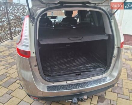 Бежевый Рено Гранд Сценик, объемом двигателя 1.87 л и пробегом 250 тыс. км за 7300 $, фото 10 на Automoto.ua