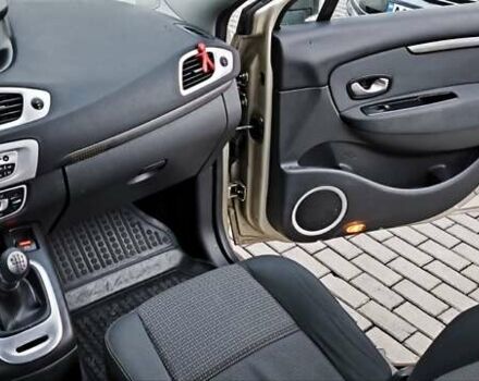 Бежевый Рено Гранд Сценик, объемом двигателя 1.4 л и пробегом 216 тыс. км за 5900 $, фото 29 на Automoto.ua