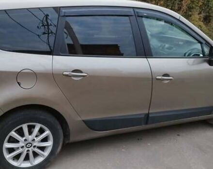 Бежевый Рено Гранд Сценик, объемом двигателя 1.9 л и пробегом 250 тыс. км за 6900 $, фото 6 на Automoto.ua