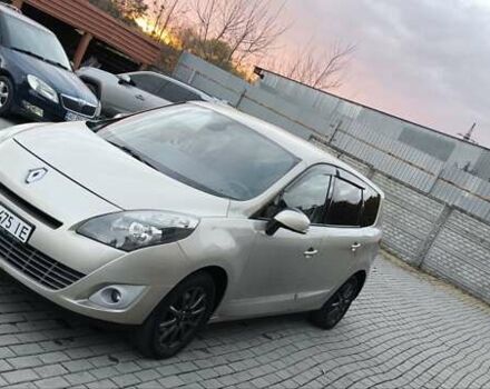 Бежевый Рено Гранд Сценик, объемом двигателя 1.4 л и пробегом 216 тыс. км за 5900 $, фото 11 на Automoto.ua