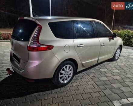 Бежевый Рено Гранд Сценик, объемом двигателя 1.9 л и пробегом 271 тыс. км за 6500 $, фото 13 на Automoto.ua