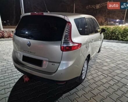 Бежевый Рено Гранд Сценик, объемом двигателя 1.9 л и пробегом 271 тыс. км за 6500 $, фото 4 на Automoto.ua