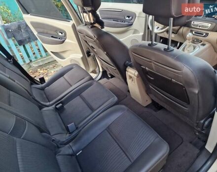 Бежевый Рено Гранд Сценик, объемом двигателя 1.9 л и пробегом 271 тыс. км за 6500 $, фото 9 на Automoto.ua