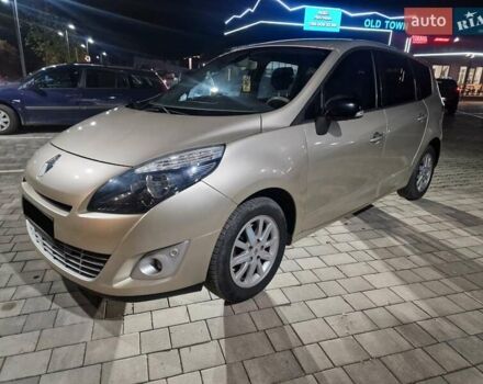 Бежевый Рено Гранд Сценик, объемом двигателя 1.9 л и пробегом 271 тыс. км за 6500 $, фото 1 на Automoto.ua