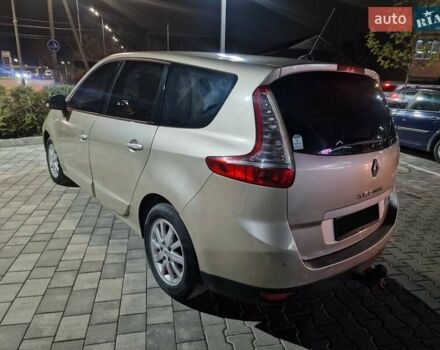 Бежевый Рено Гранд Сценик, объемом двигателя 1.9 л и пробегом 271 тыс. км за 6500 $, фото 3 на Automoto.ua