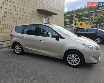 Бежевий Рено Гранд Сценік, об'ємом двигуна 1.5 л та пробігом 205 тис. км за 10500 $, фото 2 на Automoto.ua