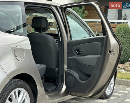 Бежевый Рено Гранд Сценик, объемом двигателя 1.5 л и пробегом 186 тыс. км за 9450 $, фото 79 на Automoto.ua