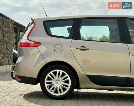 Бежевый Рено Гранд Сценик, объемом двигателя 1.5 л и пробегом 186 тыс. км за 9450 $, фото 32 на Automoto.ua