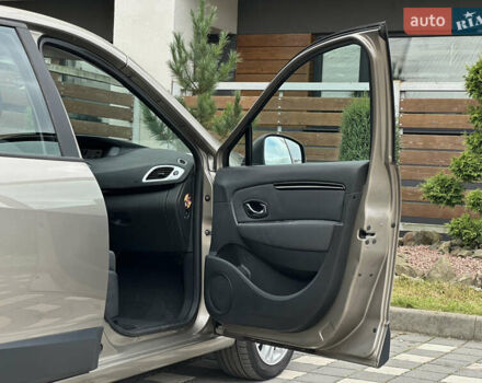 Бежевый Рено Гранд Сценик, объемом двигателя 1.5 л и пробегом 186 тыс. км за 9450 $, фото 84 на Automoto.ua