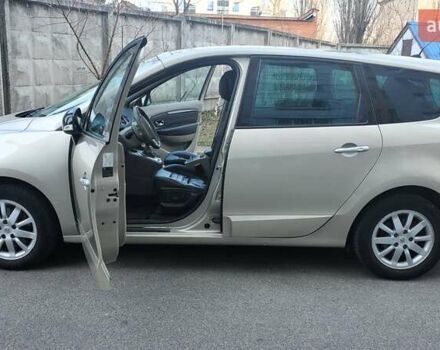 Бежевий Рено Гранд Сценік, об'ємом двигуна 1.5 л та пробігом 205 тис. км за 10500 $, фото 3 на Automoto.ua