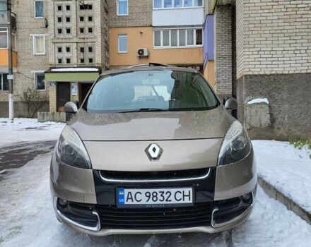 Бежевий Рено Гранд Сценік, об'ємом двигуна 1.5 л та пробігом 195 тис. км за 8000 $, фото 1 на Automoto.ua