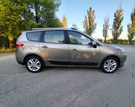 Бежевый Рено Гранд Сценик, объемом двигателя 1.5 л и пробегом 275 тыс. км за 7750 $, фото 8 на Automoto.ua