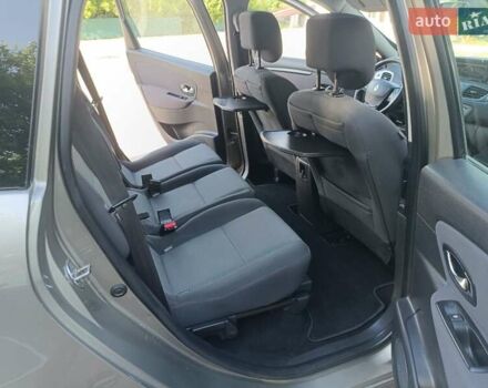Бежевий Рено Гранд Сценік, об'ємом двигуна 1.5 л та пробігом 230 тис. км за 8800 $, фото 12 на Automoto.ua