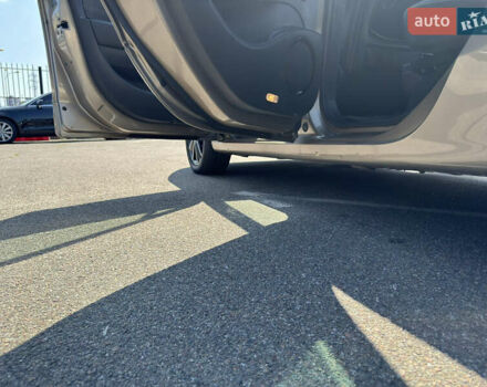 Бежевый Рено Гранд Сценик, объемом двигателя 2 л и пробегом 241 тыс. км за 13000 $, фото 20 на Automoto.ua