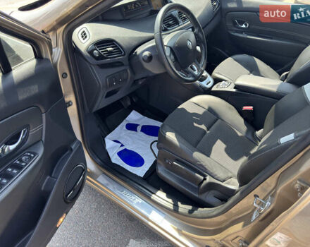 Бежевый Рено Гранд Сценик, объемом двигателя 2 л и пробегом 241 тыс. км за 13000 $, фото 21 на Automoto.ua