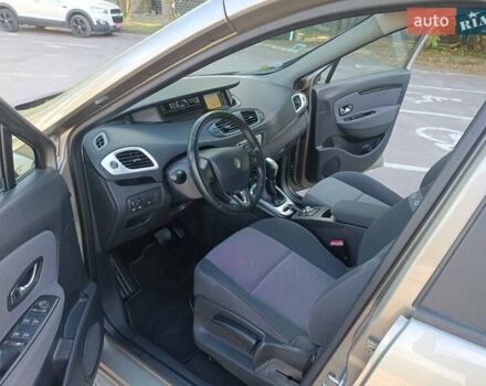 Бежевий Рено Гранд Сценік, об'ємом двигуна 1.5 л та пробігом 230 тис. км за 8800 $, фото 13 на Automoto.ua