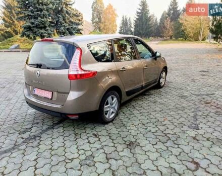 Бежевий Рено Гранд Сценік, об'ємом двигуна 1.5 л та пробігом 230 тис. км за 8800 $, фото 6 на Automoto.ua