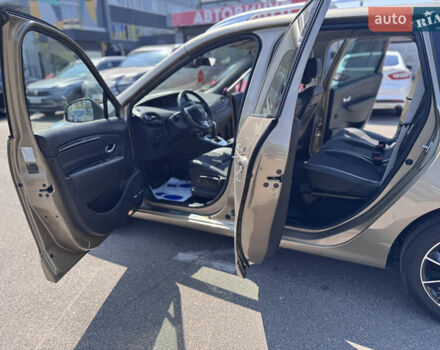 Бежевый Рено Гранд Сценик, объемом двигателя 2 л и пробегом 241 тыс. км за 13000 $, фото 18 на Automoto.ua