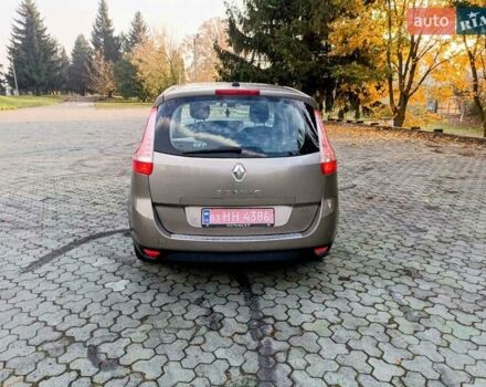 Бежевий Рено Гранд Сценік, об'ємом двигуна 1.5 л та пробігом 230 тис. км за 8800 $, фото 4 на Automoto.ua