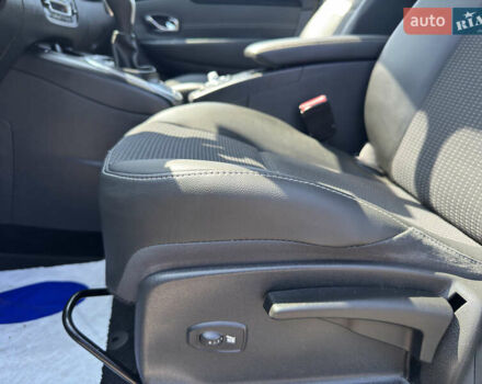 Бежевый Рено Гранд Сценик, объемом двигателя 2 л и пробегом 241 тыс. км за 13000 $, фото 22 на Automoto.ua