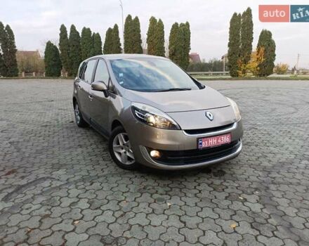 Бежевий Рено Гранд Сценік, об'ємом двигуна 1.5 л та пробігом 230 тис. км за 8800 $, фото 9 на Automoto.ua