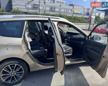 Бежевый Рено Гранд Сценик, объемом двигателя 2 л и пробегом 241 тыс. км за 13000 $, фото 16 на Automoto.ua