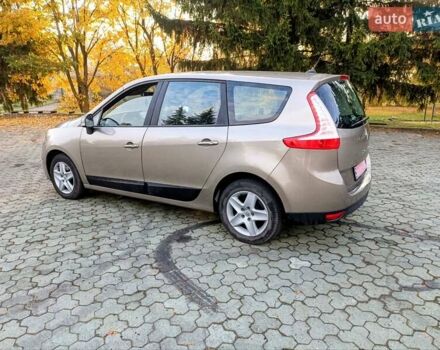 Бежевый Рено Гранд Сценик, объемом двигателя 1.5 л и пробегом 228 тыс. км за 8999 $, фото 4 на Automoto.ua
