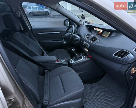 Бежевий Рено Гранд Сценік, об'ємом двигуна 1.46 л та пробігом 243 тис. км за 8990 $, фото 8 на Automoto.ua