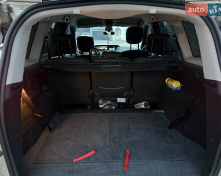 Бежевий Рено Гранд Сценік, об'ємом двигуна 1.46 л та пробігом 243 тис. км за 8990 $, фото 17 на Automoto.ua