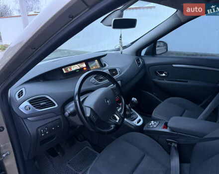 Бежевий Рено Гранд Сценік, об'ємом двигуна 1.46 л та пробігом 243 тис. км за 8990 $, фото 11 на Automoto.ua