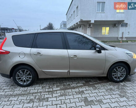 Бежевий Рено Гранд Сценік, об'ємом двигуна 1.46 л та пробігом 243 тис. км за 8990 $, фото 3 на Automoto.ua
