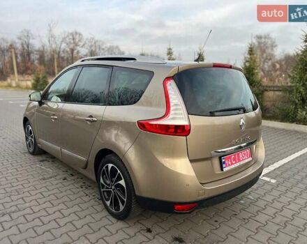 Бежевий Рено Гранд Сценік, об'ємом двигуна 1.5 л та пробігом 131 тис. км за 12800 $, фото 3 на Automoto.ua