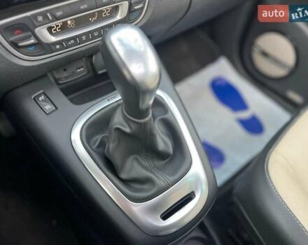 Бежевий Рено Гранд Сценік, об'ємом двигуна 1.5 л та пробігом 131 тис. км за 12800 $, фото 25 на Automoto.ua