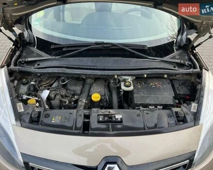 Бежевий Рено Гранд Сценік, об'ємом двигуна 1.5 л та пробігом 131 тис. км за 12800 $, фото 33 на Automoto.ua