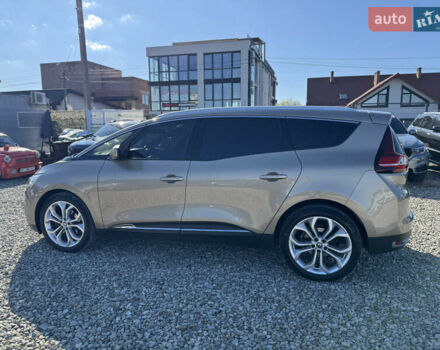 Бежевий Рено Гранд Сценік, об'ємом двигуна 1.5 л та пробігом 200 тис. км за 15900 $, фото 8 на Automoto.ua