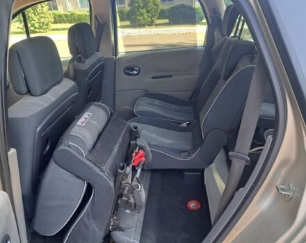 Бежевый Рено Гранд Сценик, объемом двигателя 2 л и пробегом 220 тыс. км за 4200 $, фото 19 на Automoto.ua