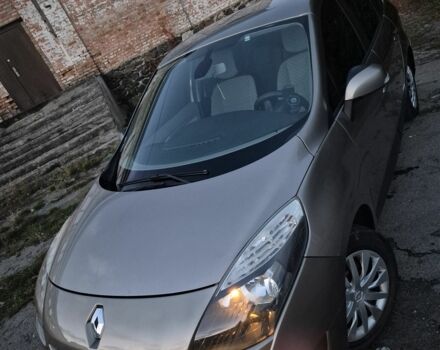 Бежевый Рено Гранд Сценик, объемом двигателя 1.9 л и пробегом 257 тыс. км за 5700 $, фото 1 на Automoto.ua