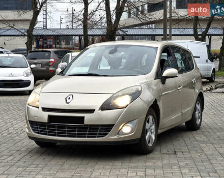 Бежевий Рено Гранд Сценік, об'ємом двигуна 1.46 л та пробігом 247 тис. км за 8200 $, фото 1 на Automoto.ua