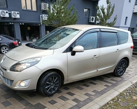 Бежевый Рено Гранд Сценик, объемом двигателя 1.4 л и пробегом 290 тыс. км за 5999 $, фото 1 на Automoto.ua