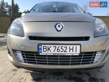 Рено Гранд Сценік 2010 у Сарнах на Automoto.ua Бежевий Рено Гранд Сценік, об'ємом двигуна 1.46 л та пробігом 285 тис. км за 7100 $, фото 1 на Automoto.ua