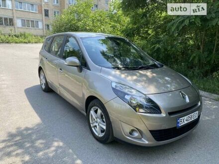 Рено Гранд Сценик 2011 в Киеве на Automoto.ua Бежевый Рено Гранд Сценик, объемом двигателя 1.5 л и пробегом 238 тыс. км за 7900 $, фото 1 на Automoto.ua