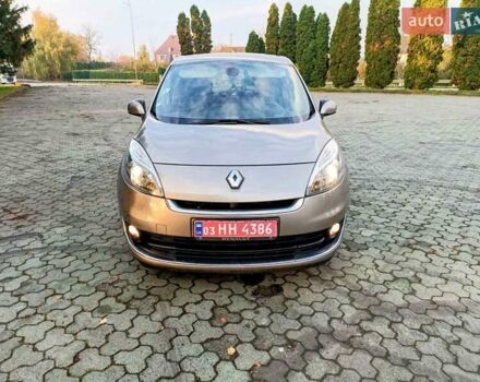 Бежевий Рено Гранд Сценік, об'ємом двигуна 1.5 л та пробігом 230 тис. км за 8800 $, фото 1 на Automoto.ua