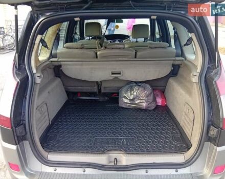 Черный Рено Гранд Сценик, объемом двигателя 1.9 л и пробегом 290 тыс. км за 3850 $, фото 12 на Automoto.ua