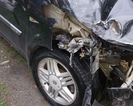 Рено Гранд Сценік 2004 у Сколе на Automoto.ua Чорний Рено Гранд Сценік, об'ємом двигуна 0 л та пробігом 276 тис. км за 1700 $, фото 3 на Automoto.ua
