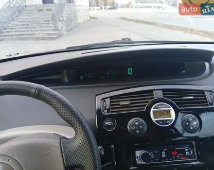 Черный Рено Гранд Сценик, объемом двигателя 1.9 л и пробегом 290 тыс. км за 3850 $, фото 14 на Automoto.ua