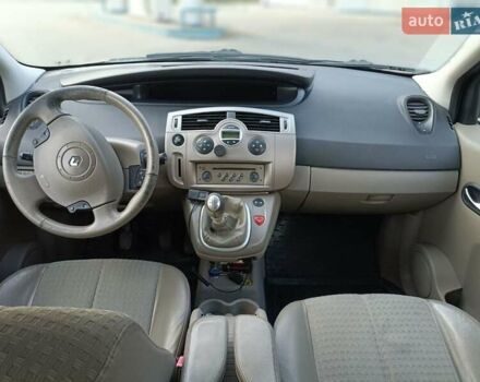 Черный Рено Гранд Сценик, объемом двигателя 1.9 л и пробегом 484 тыс. км за 4950 $, фото 11 на Automoto.ua