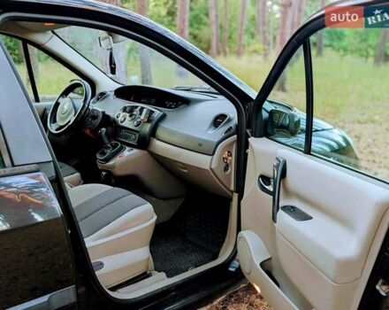 Черный Рено Гранд Сценик, объемом двигателя 1.6 л и пробегом 288 тыс. км за 4500 $, фото 7 на Automoto.ua