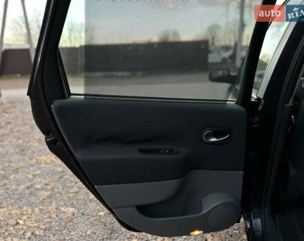 Черный Рено Гранд Сценик, объемом двигателя 2 л и пробегом 211 тыс. км за 5600 $, фото 29 на Automoto.ua