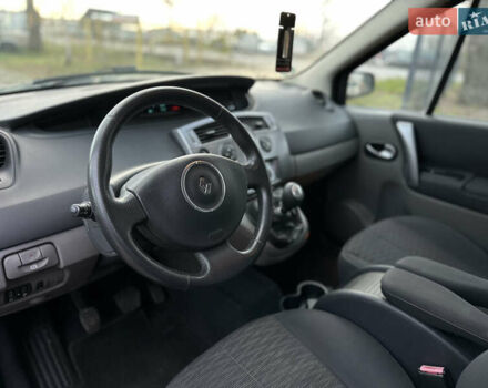 Черный Рено Гранд Сценик, объемом двигателя 2 л и пробегом 211 тыс. км за 5600 $, фото 19 на Automoto.ua